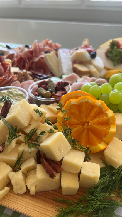 Charkuterier och ostbricka